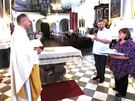 V imenu župnijskega občestva je srebrnomašnika pozdravil predstavnik župnije_ ključar Matjaž Jagodic,ki mu je izročil tudi darilo v imenu župljanov.  